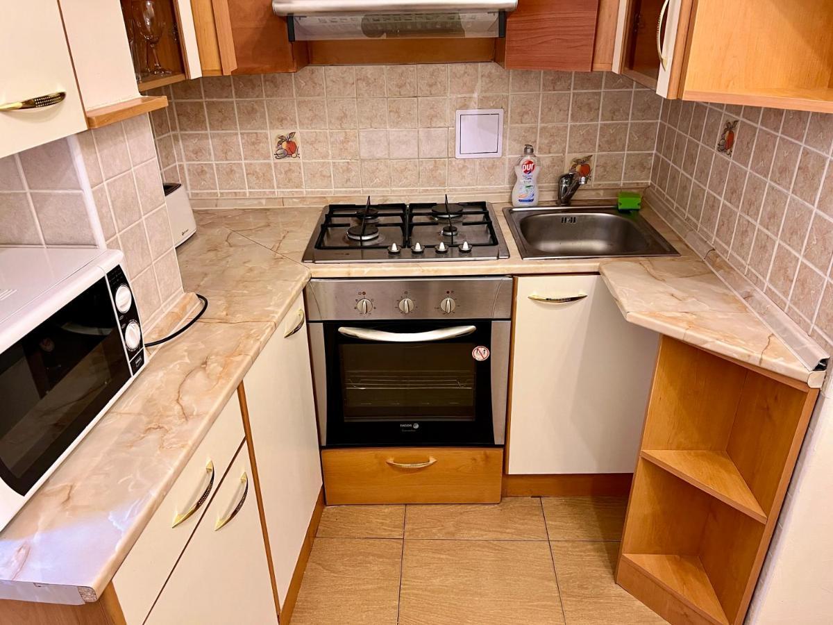 Stara Louka Apartments 卡罗维发利 外观 照片